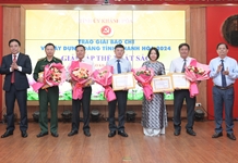 Giải báo chí về xây dựng Đảng tỉnh Khánh Hòa lần thứ V tiến tới Giải báo chí toàn quốc về xây dựng Đảng (Giải Búa liềm vàng) lần thứ X - năm 2025: Đẩy mạnh tuyên truyền công cuộc xây dựng, chỉnh đốn Đảng và hệ thống chính trị tỉnh trong sạch, vững mạnh, tinh gọn, hoạt động hiệu lực, hiệu quả